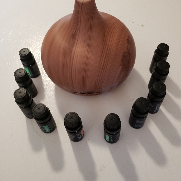 Woodgrain 500ml Aromatherapy Diffuser Plus 10 Essential Oils - Picture 5 of 7